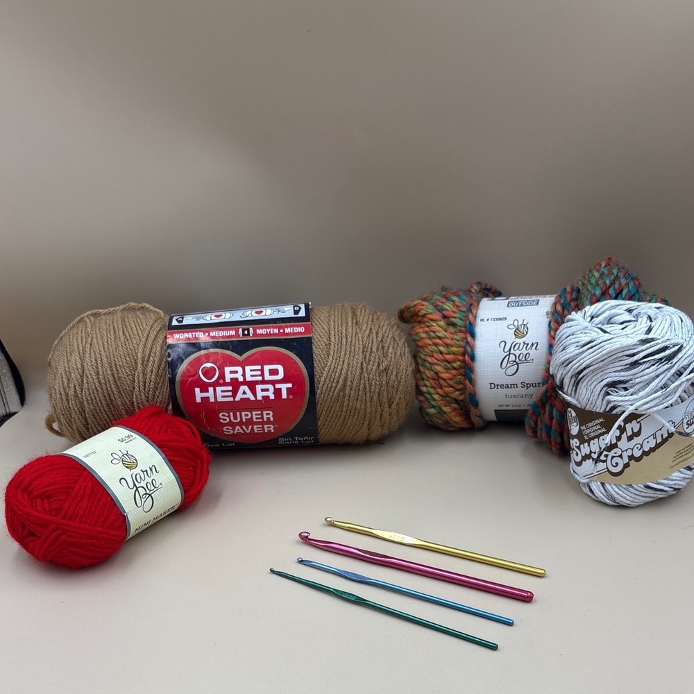 Crochet Starter Set Lot - Yarn Bee, Red Heart Super Saver & 4 Aluminum Hooks